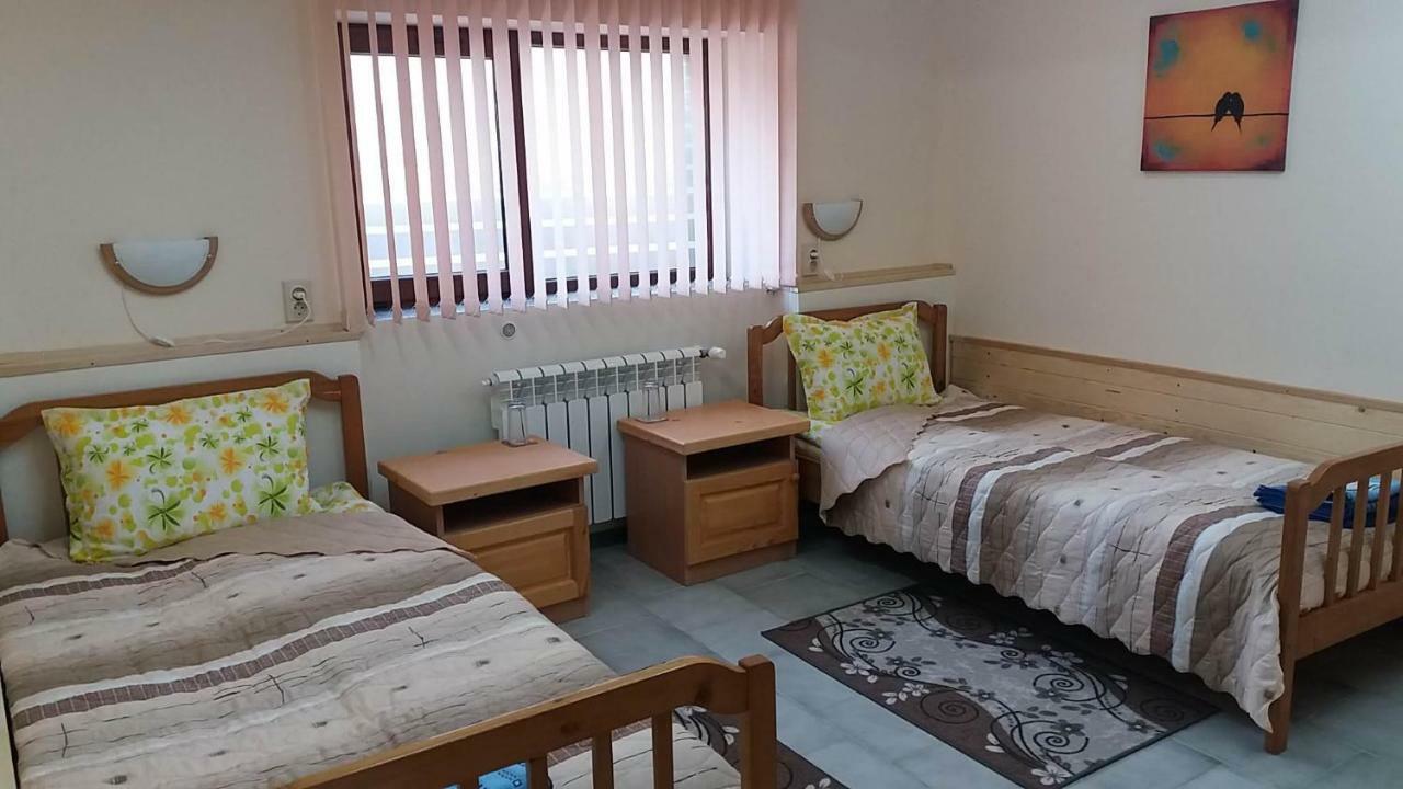 Нощувки Ботеви Șumen Exterior foto