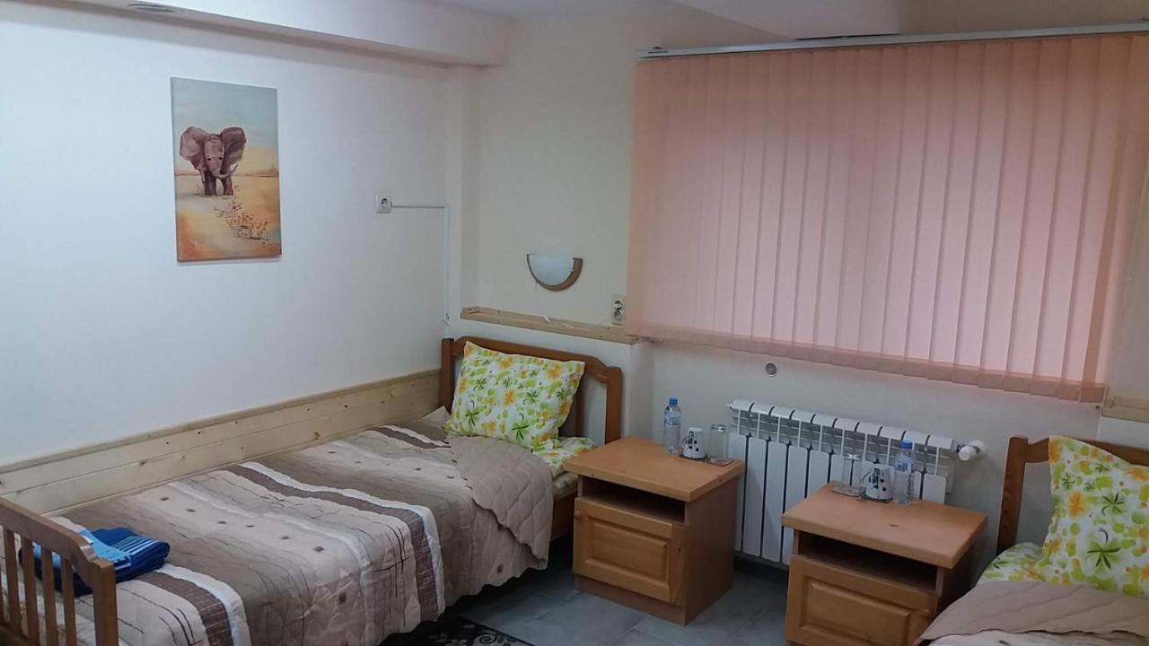 Нощувки Ботеви Șumen Exterior foto